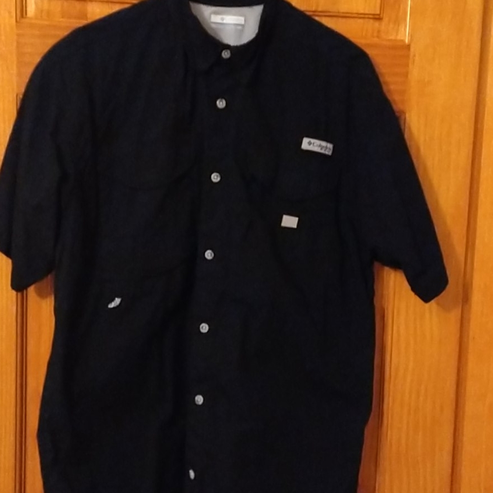Columbia black button up boat shirt